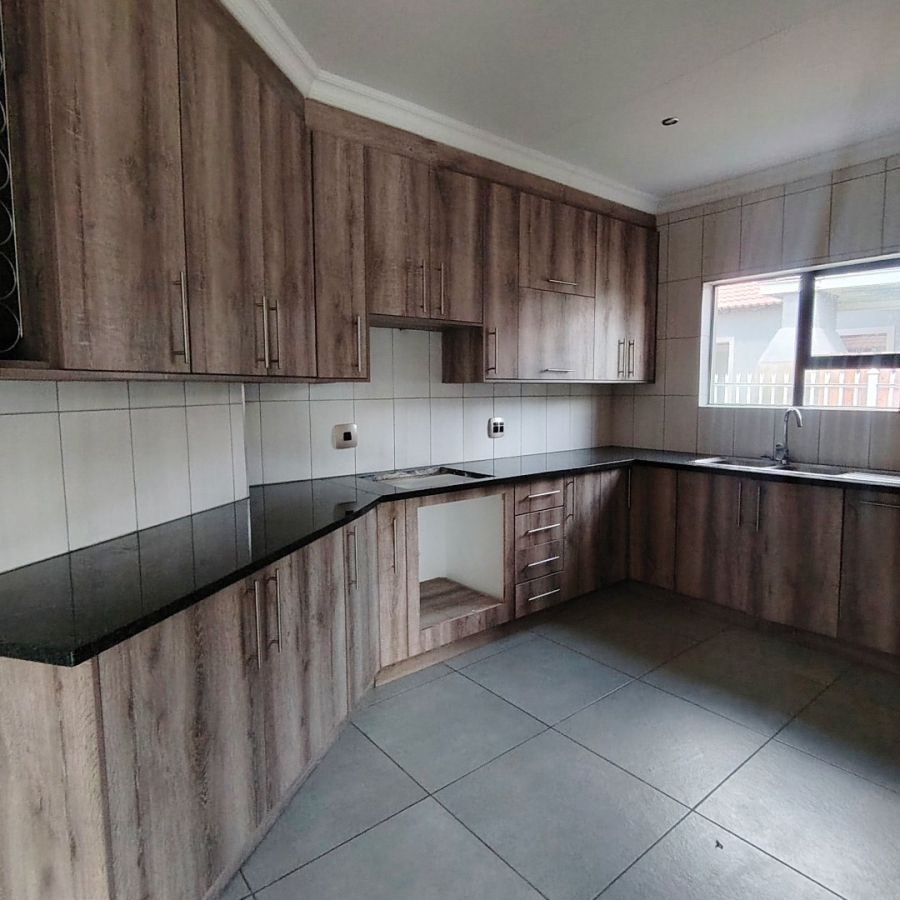 4 Bedroom Property for Sale in Mandela View Free State